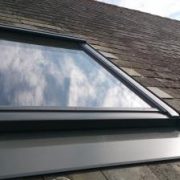 Velux Dakraam in leien dak - Dakraammontage.com - Het Dakramen Gilde Nederland